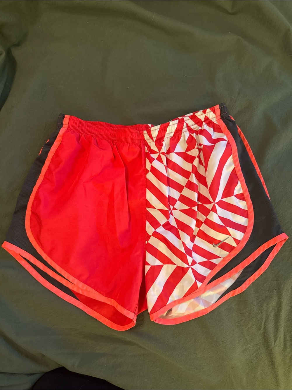 Patterned Women's Nike Tempo Running Shorts